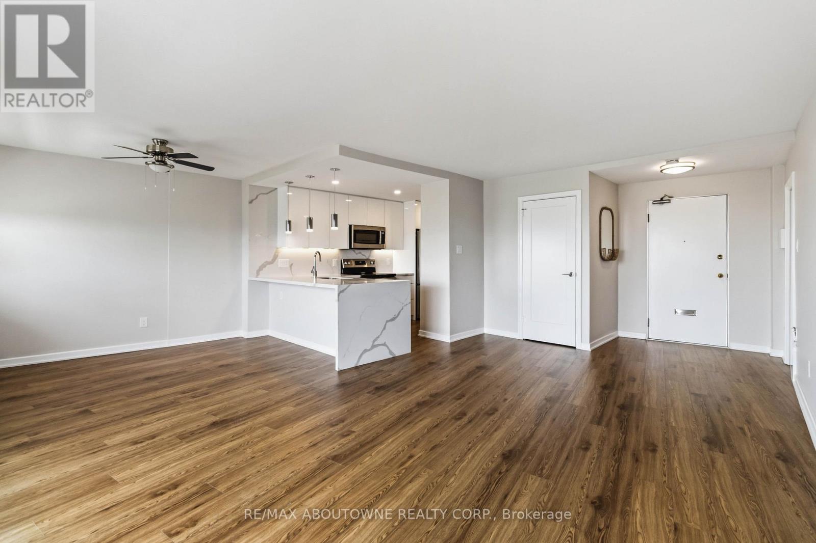 1201 - 125 Forsythe Street, Oakville, Ontario  L6K 3K1 - Photo 8 - W13417076