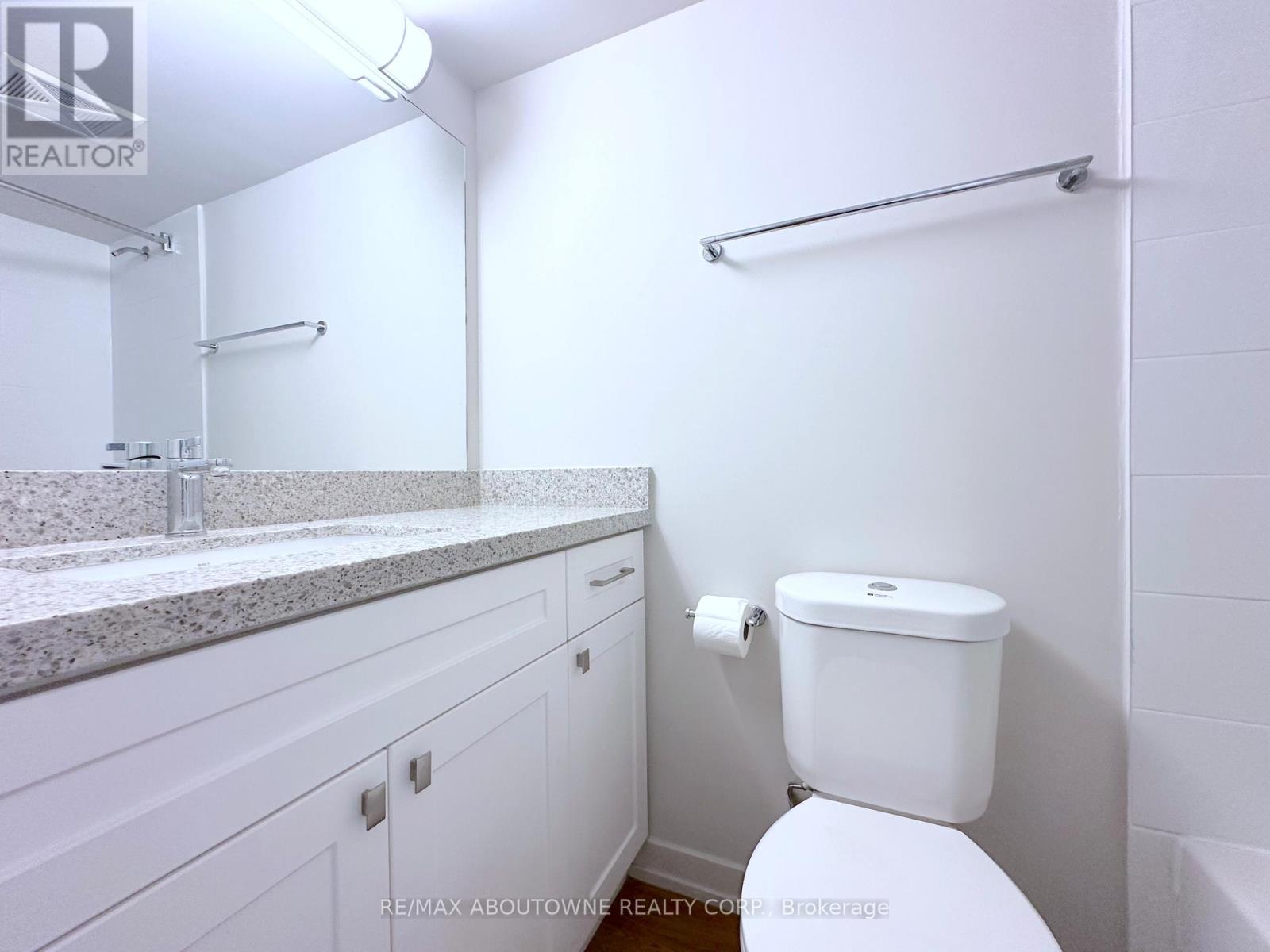 301 - 165 La Rose Avenue, Toronto, Ontario  M9P 3S9 - Photo 14 - W13431048