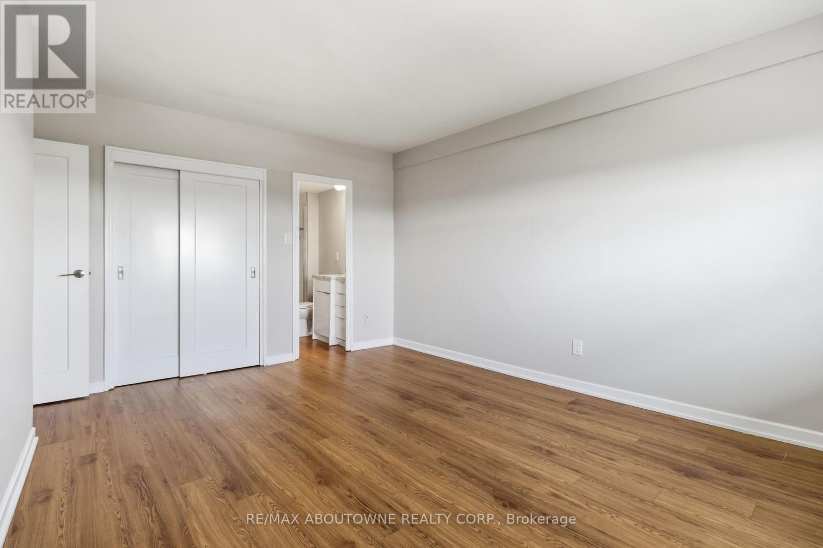 1201 - 125 Forsythe Street, Oakville, Ontario  L6K 3K1 - Photo 15 - W13417076