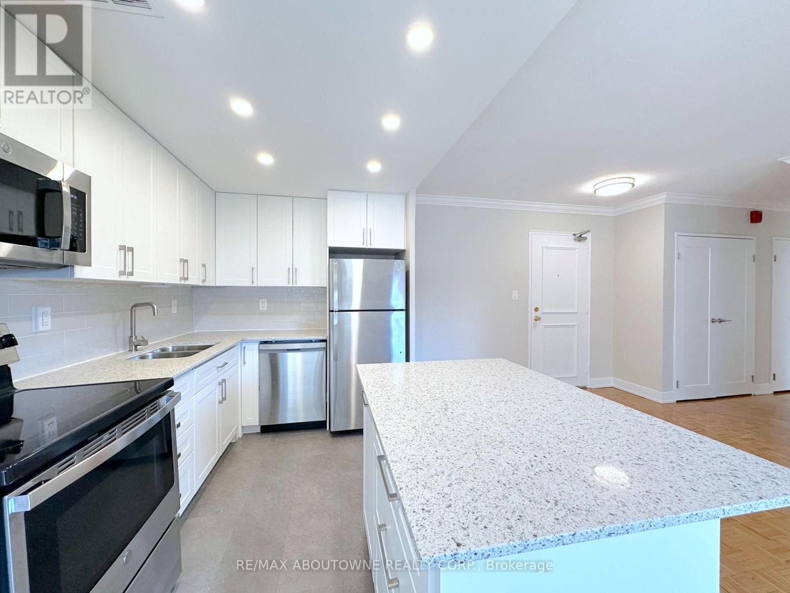 504 - 135 Allan Street, Oakville, Ontario  L6J 3N4 - Photo 5 - W13259440