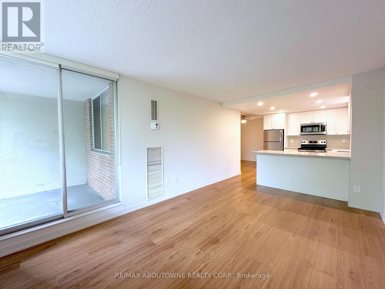301 - 165 La Rose Avenue, Toronto, Ontario  M9P 3S9 - Photo 9 - W13431048