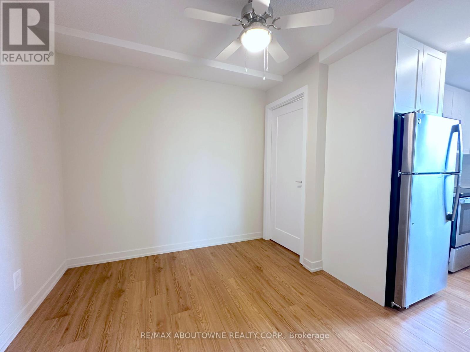 301 - 165 La Rose Avenue, Toronto, Ontario  M9P 3S9 - Photo 5 - W13431048