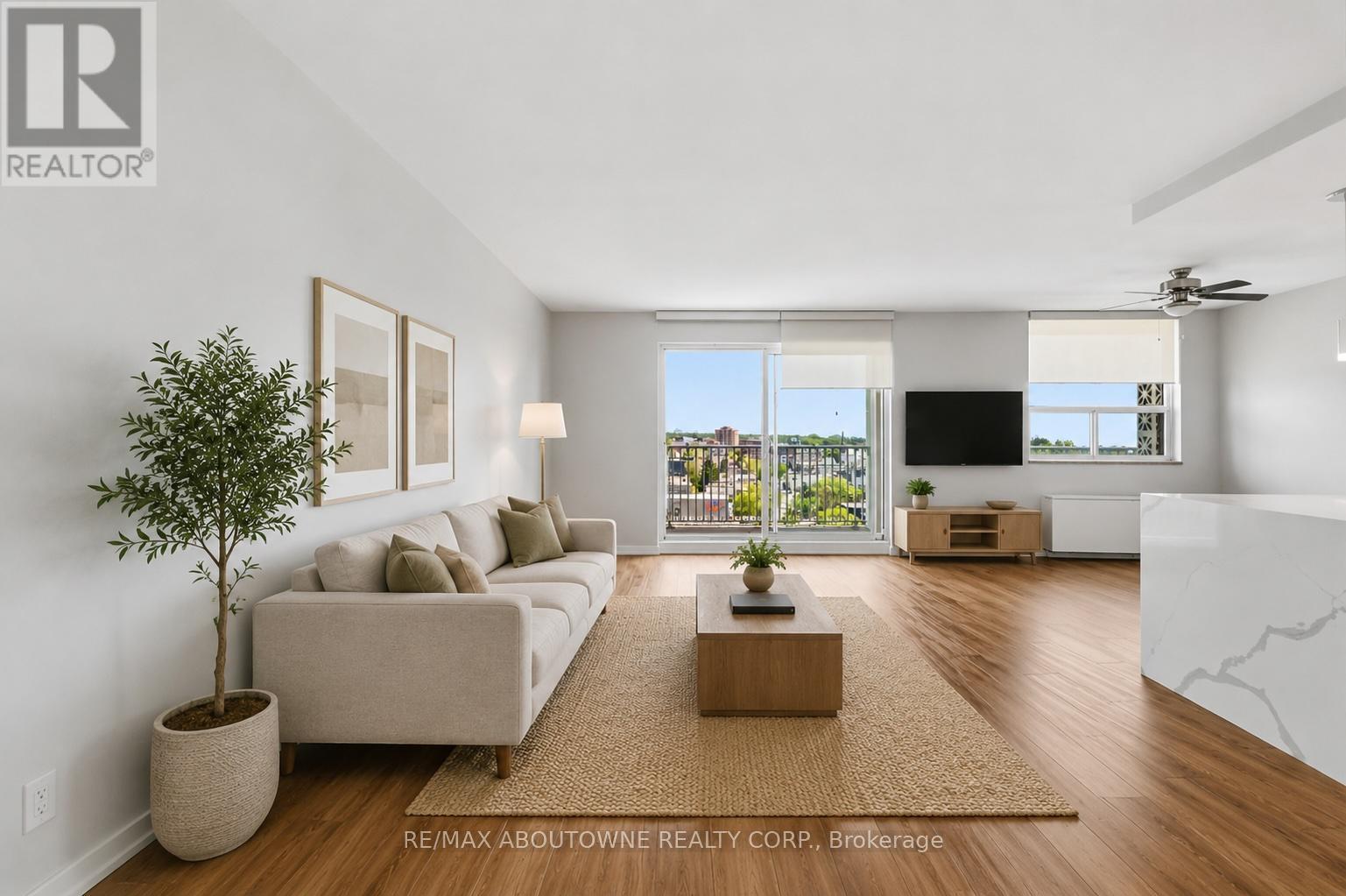 1201 - 125 Forsythe Street, Oakville, Ontario  L6K 3K1 - Photo 4 - W13417076