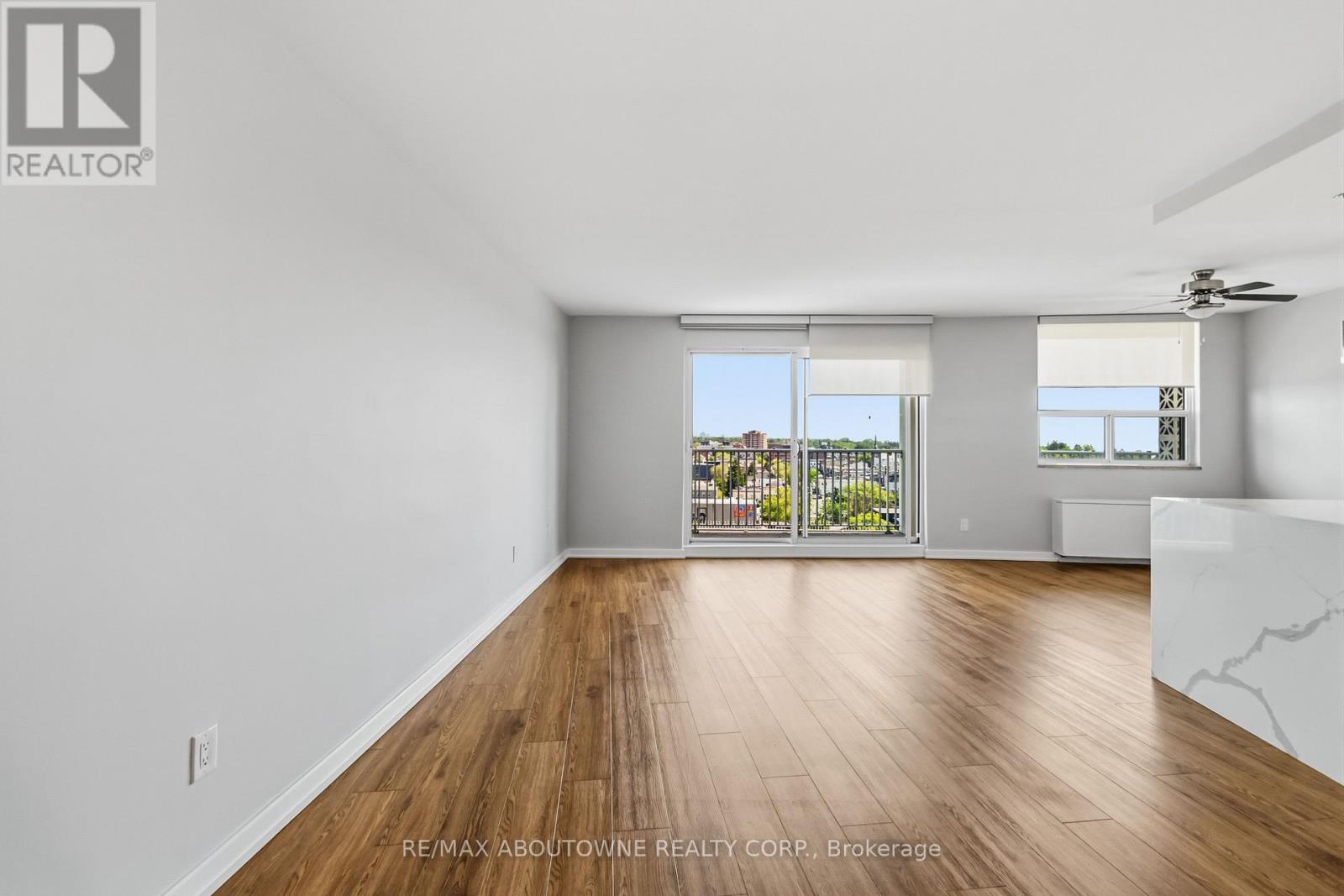 1201 - 125 Forsythe Street, Oakville, Ontario  L6K 3K1 - Photo 5 - W13417076