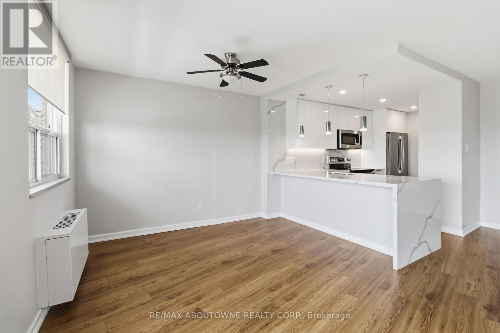 1201 - 125 Forsythe Street, Oakville, Ontario  L6K 3K1 - Photo 7 - W13417076