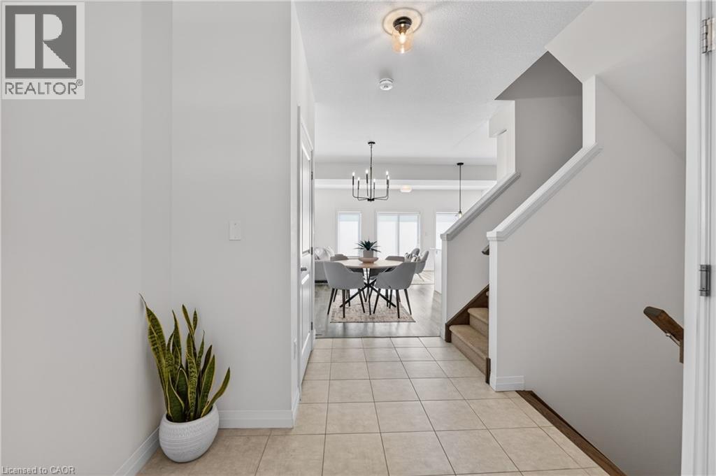 3963 Crown Street, Beamsville, Ontario  L3J 0T1 - Photo 2 - 40839511
