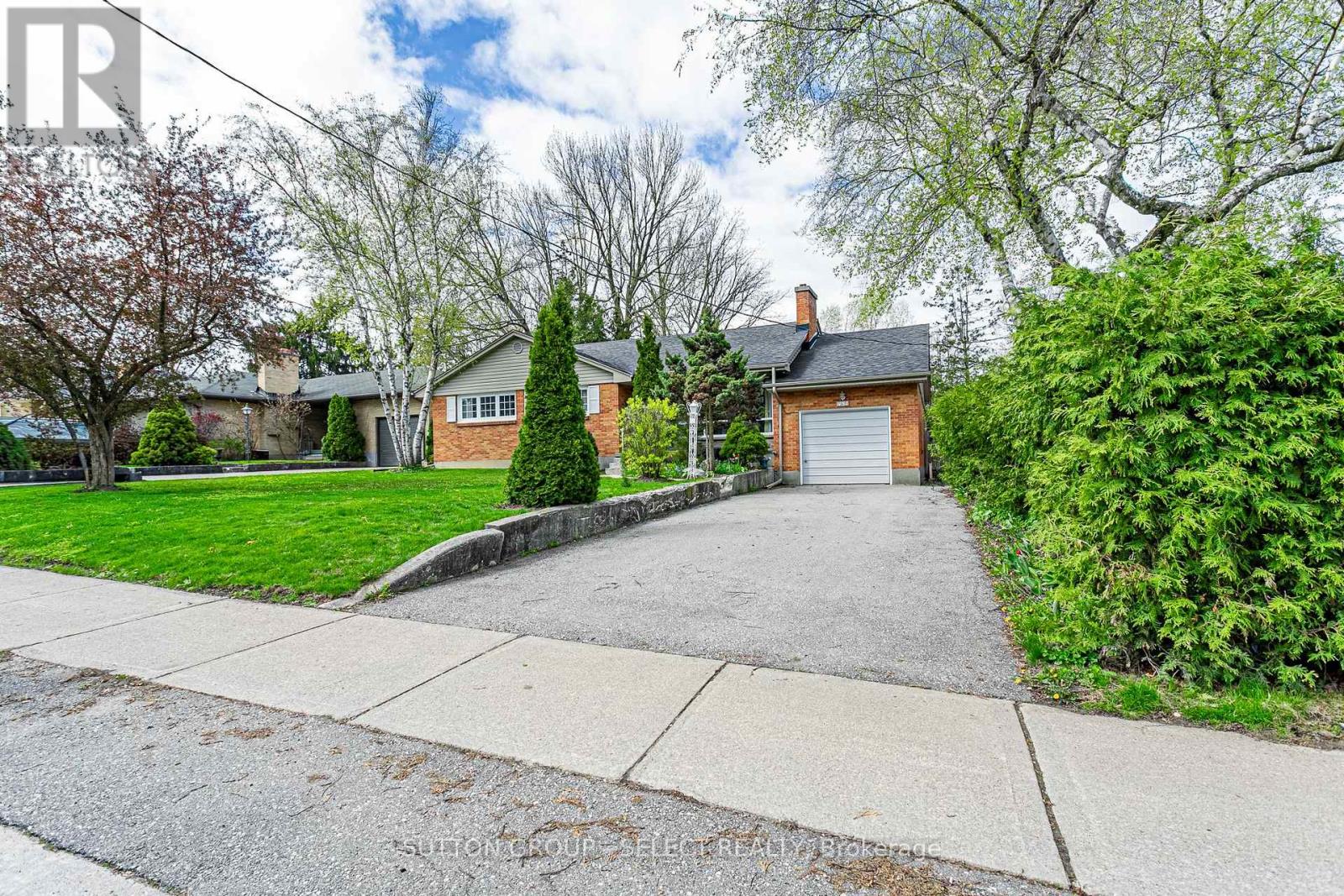 451 Ridout Street S, London South, Ontario  N6C 4A3 - Photo 2 - X13447702