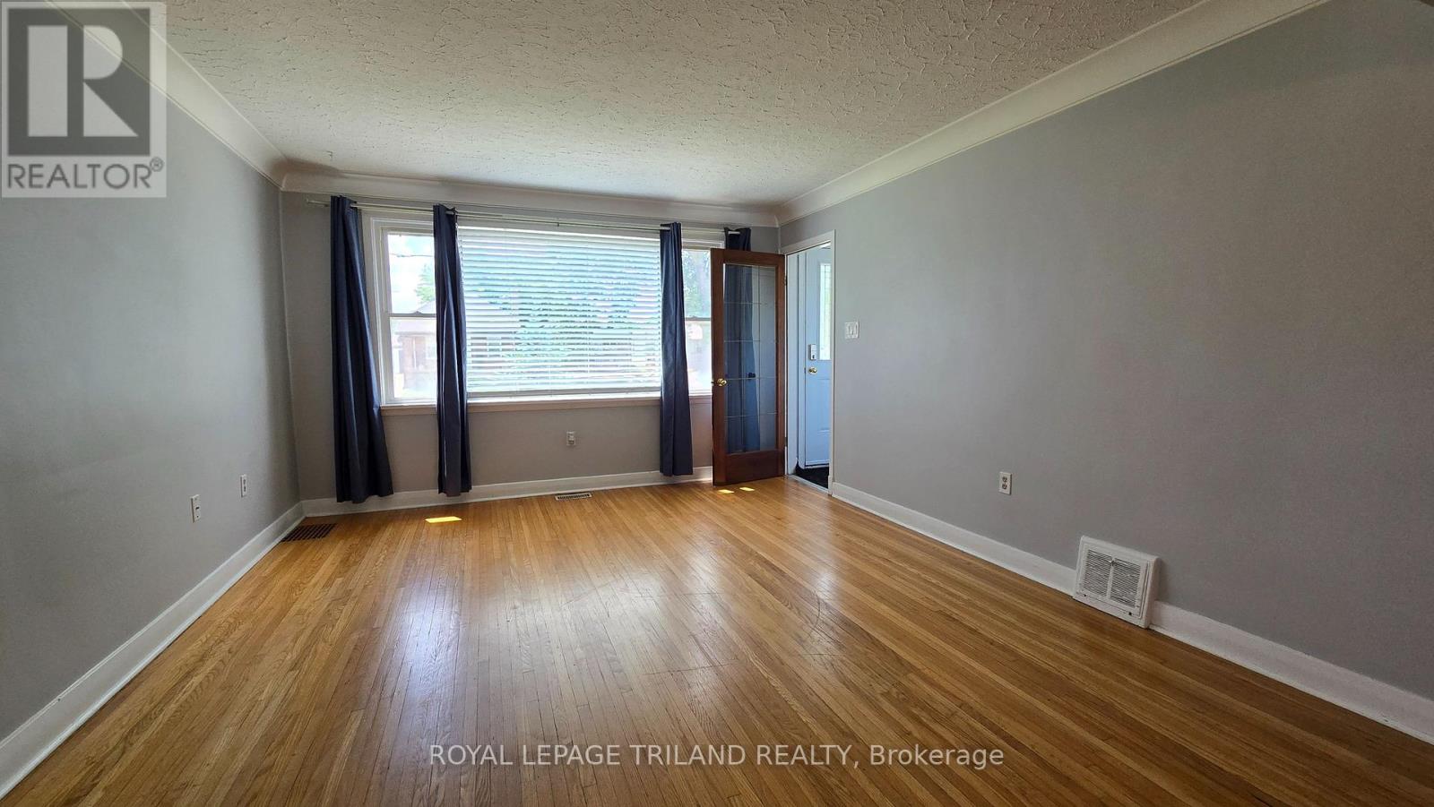224 Highbury Avenue N, London East, Ontario  N5Z 2W7 - Photo 2 - X13447706