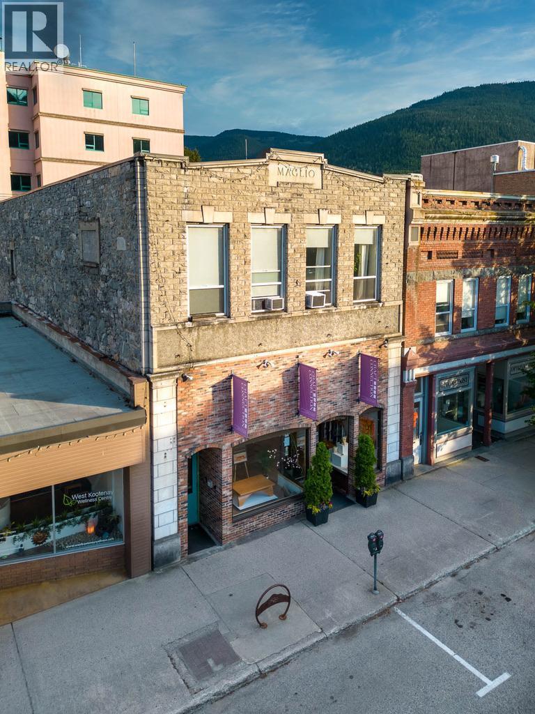 378 Baker Street, Nelson, British Columbia  V1L 4H6 - Photo 2 - 10391223