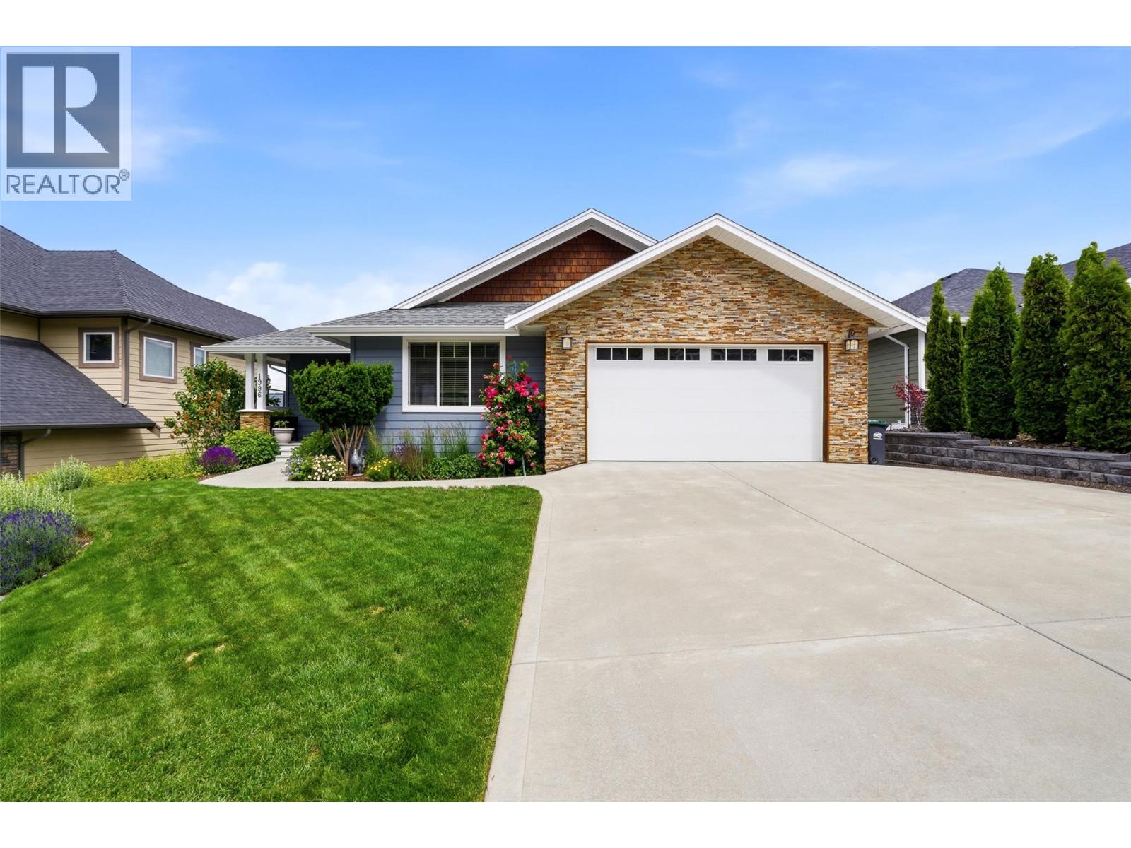 1996 Galore Crescent, Kamloops, British Columbia  V2E 0A7 - Photo 2 - 10391077