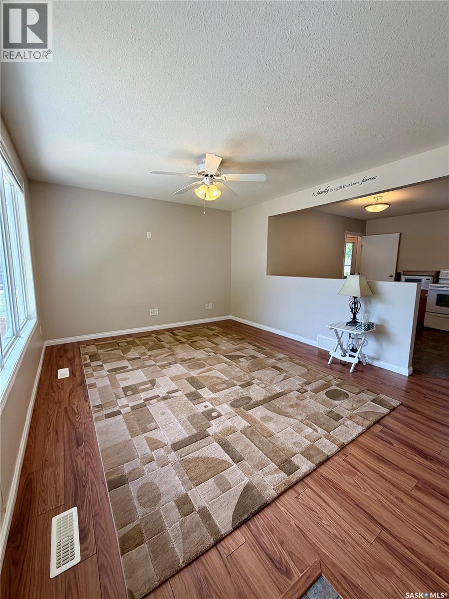 214 Fisher Crescent, Saskatoon, Saskatchewan  S7L 5C9 - Photo 5 - SK039460