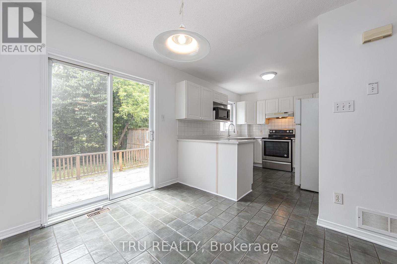 135 Margrave Avenue, Ottawa, Ontario  K1T 3X8 - Photo 17 - X13447734