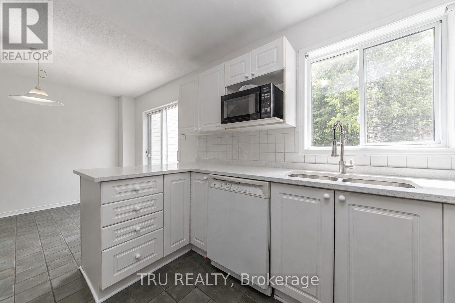 135 Margrave Avenue, Ottawa, Ontario  K1T 3X8 - Photo 22 - X13447734