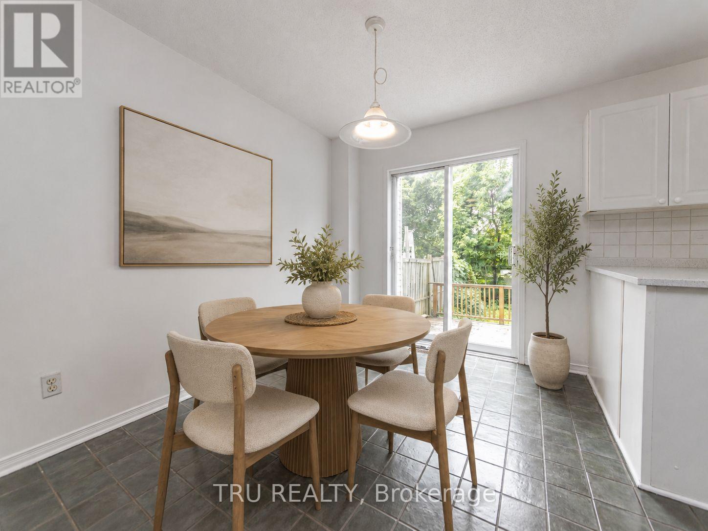 135 Margrave Avenue, Ottawa, Ontario  K1T 3X8 - Photo 3 - X13447734