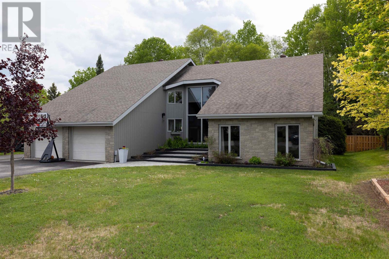 115 Chercover DR, Thunder Bay, Ontario