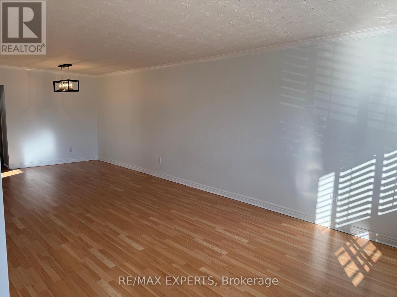 95 Navenby Crescent, Toronto, Ontario  M9L 1B3 - Photo 4 - W13447424