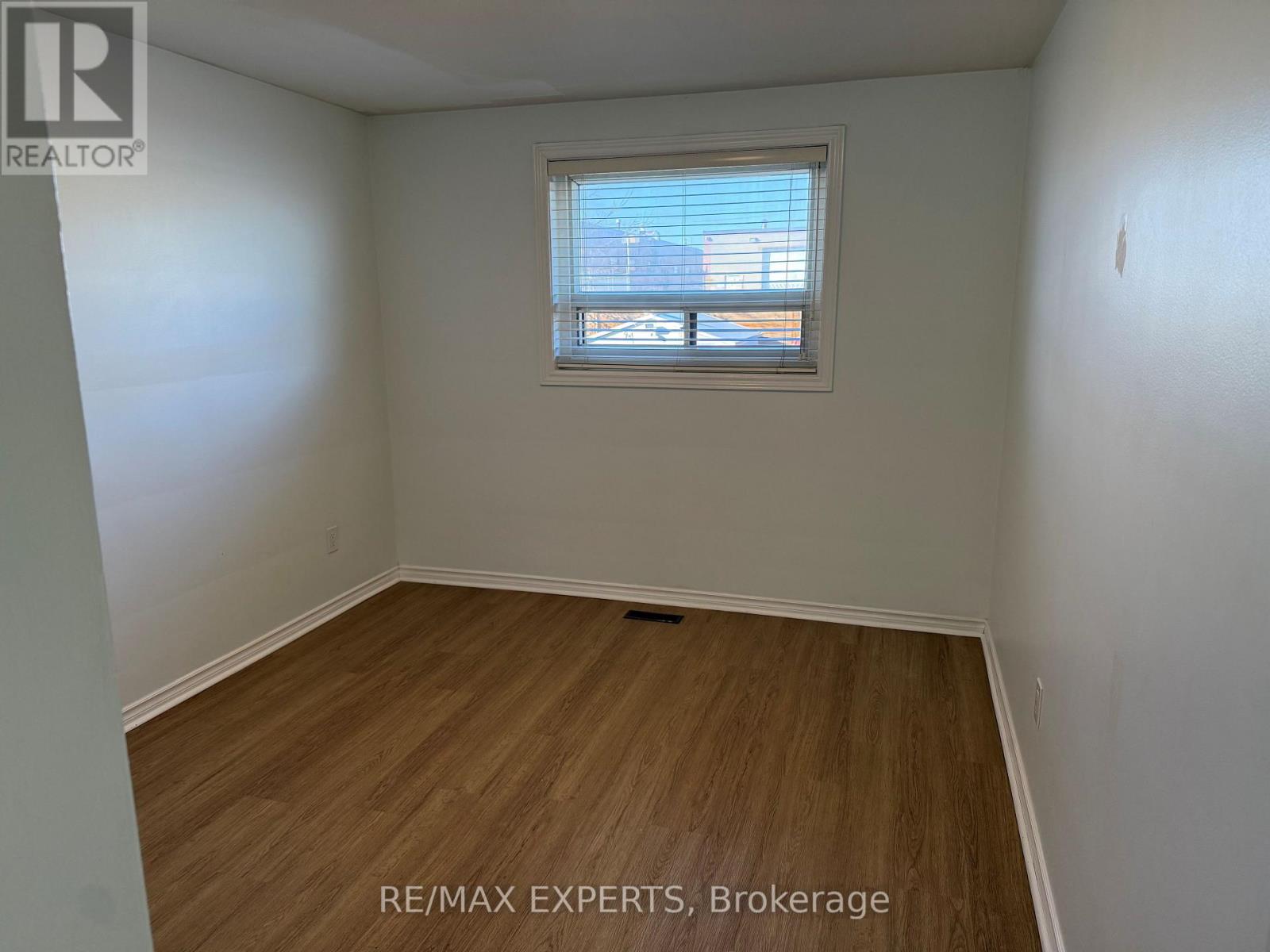 95 Navenby Crescent, Toronto, Ontario  M9L 1B3 - Photo 6 - W13447424