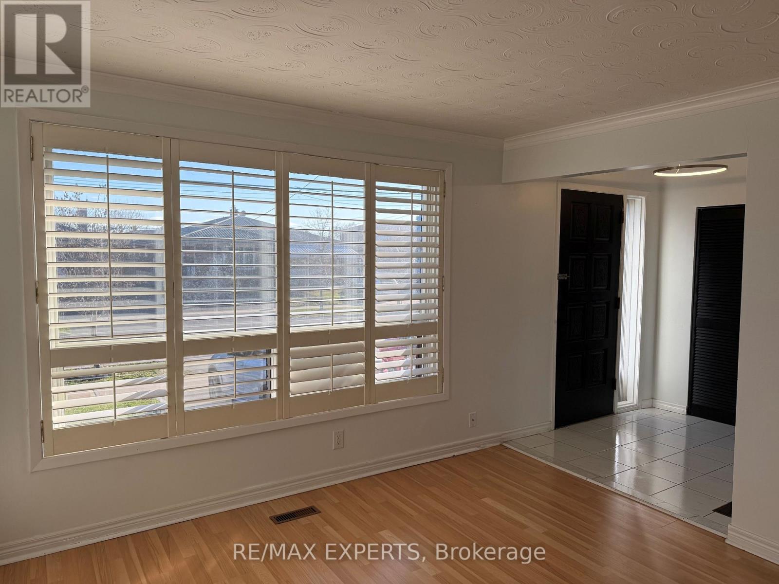 95 Navenby Crescent, Toronto, Ontario  M9L 1B3 - Photo 8 - W13447424