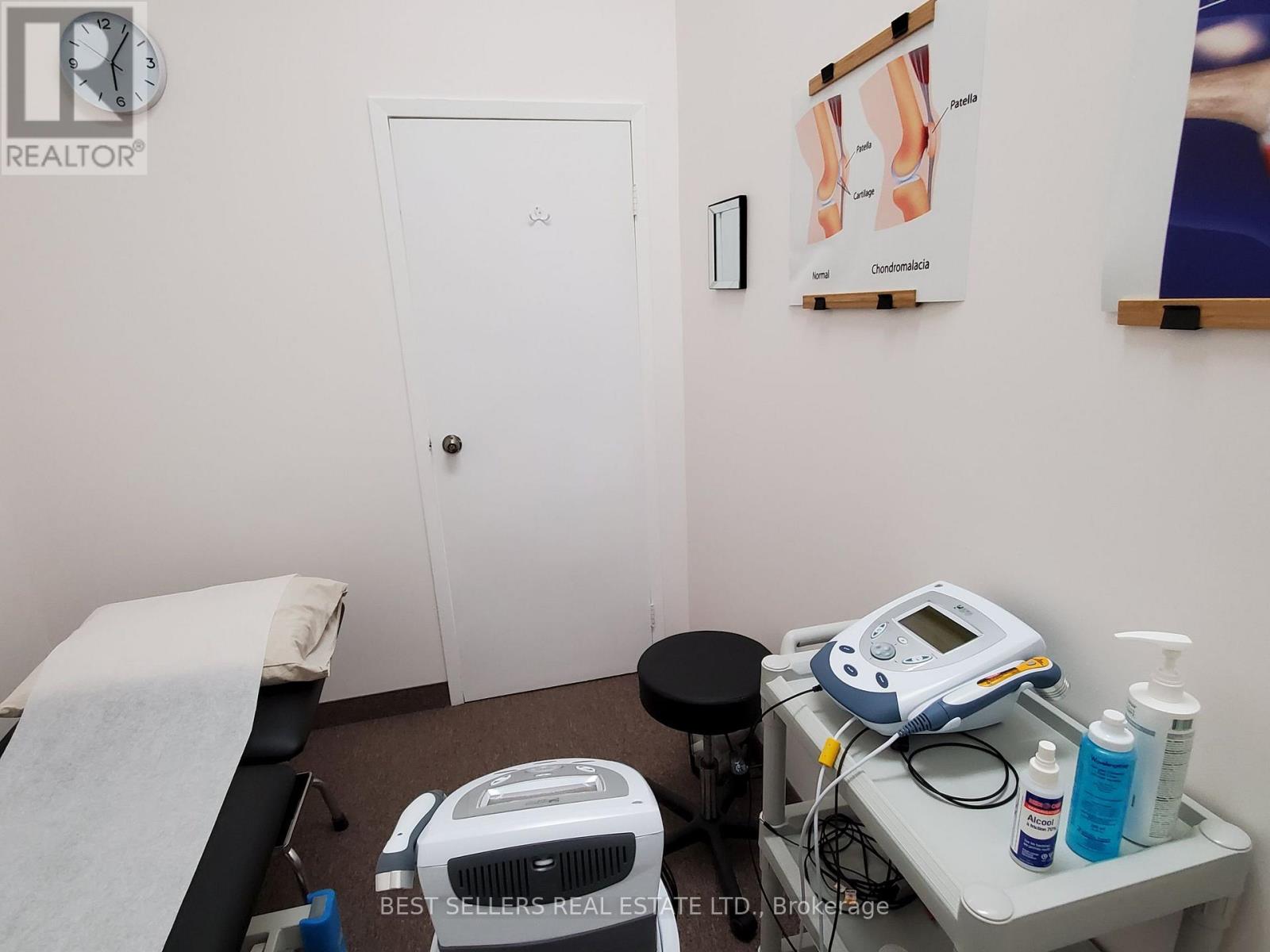 654 Bloor Street, Mississauga, Ontario  L5A 3V9 - Photo 8 - W13447450