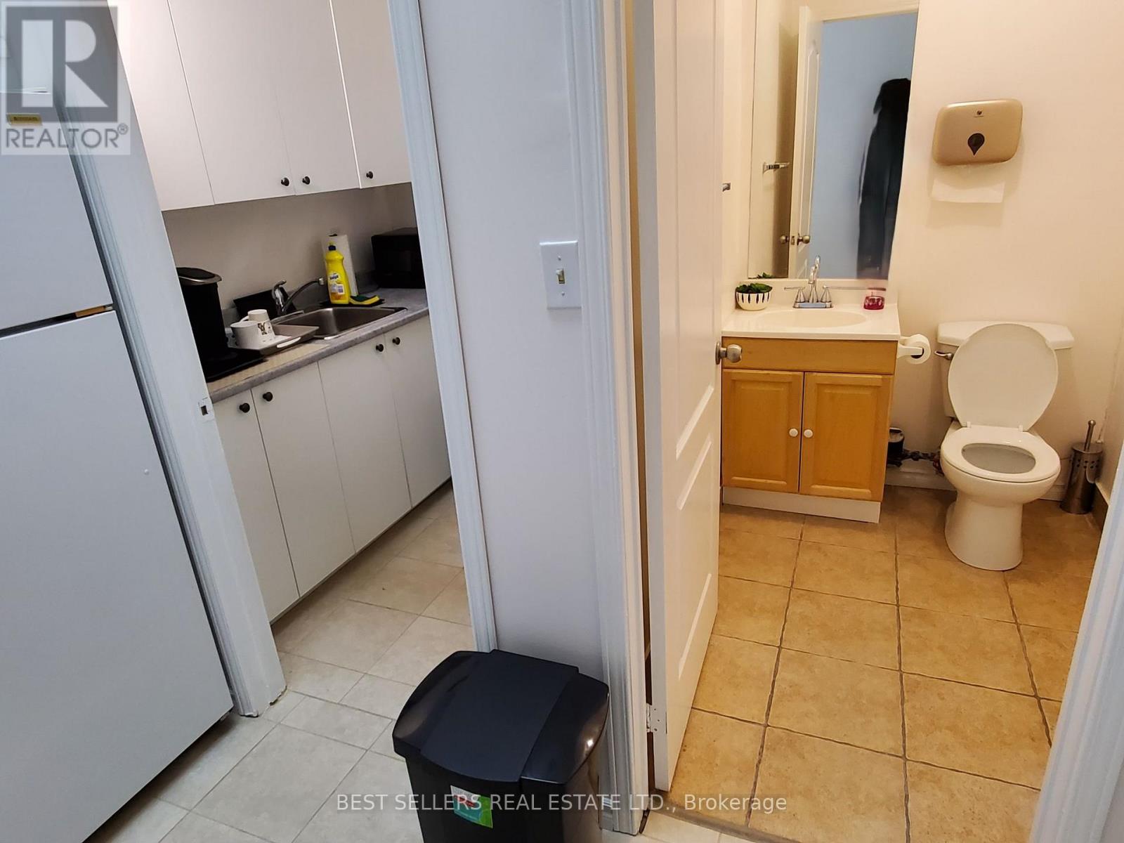 654 Bloor Street, Mississauga, Ontario  L5A 3V9 - Photo 9 - W13447450