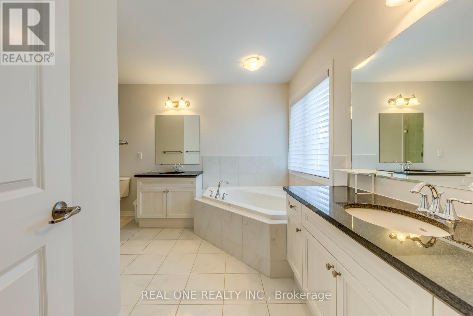 276 Sixteen Mile Drive, Oakville, Ontario  L6M 0V8 - Photo 34 - W13447456
