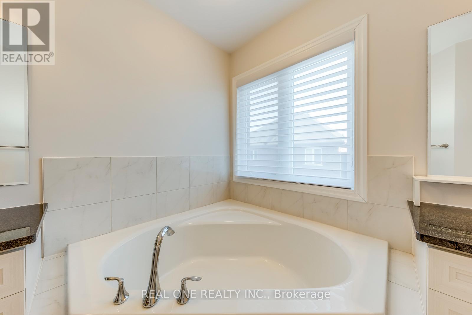 276 Sixteen Mile Drive, Oakville, Ontario  L6M 0V8 - Photo 36 - W13447456