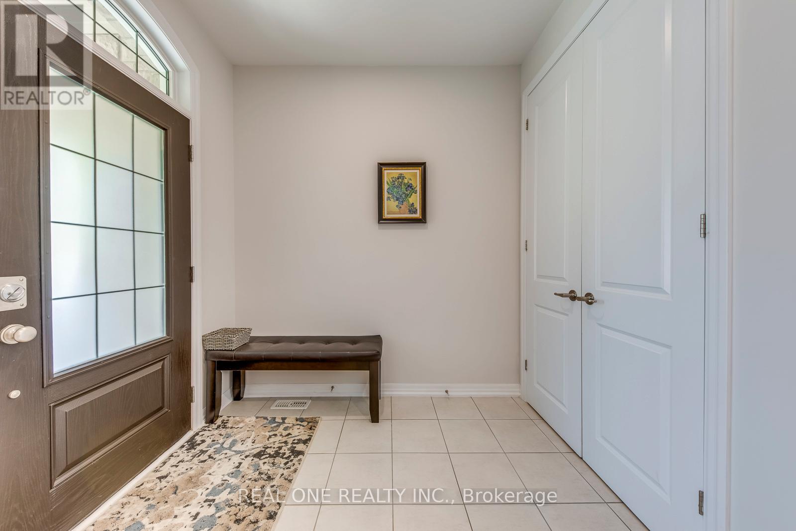 276 Sixteen Mile Drive, Oakville, Ontario  L6M 0V8 - Photo 4 - W13447456