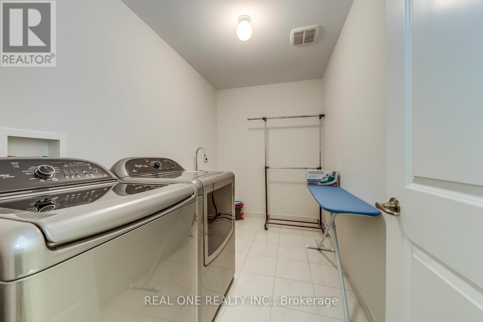 276 Sixteen Mile Drive, Oakville, Ontario  L6M 0V8 - Photo 45 - W13447456