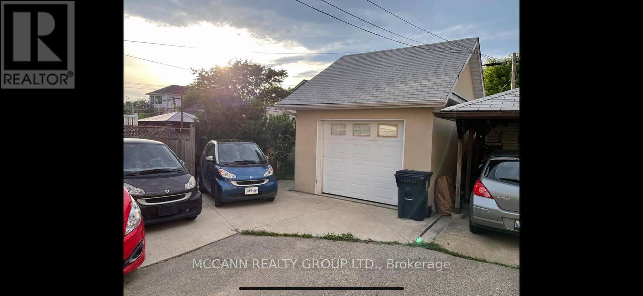 Main - 32 Belgravia Avenue, Toronto, Ontario  M6E 2M5 - Photo 18 - W13447594