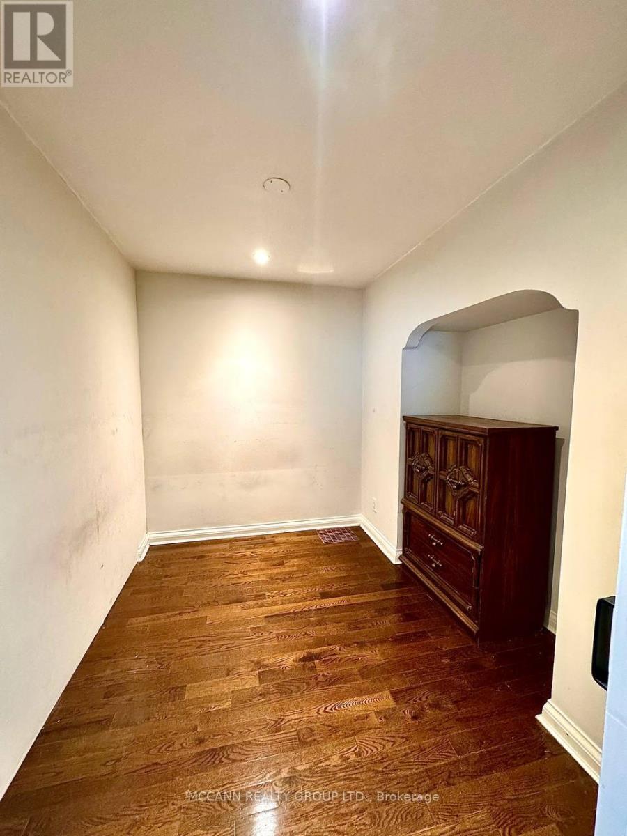Main - 32 Belgravia Avenue, Toronto, Ontario  M6E 2M5 - Photo 6 - W13447594