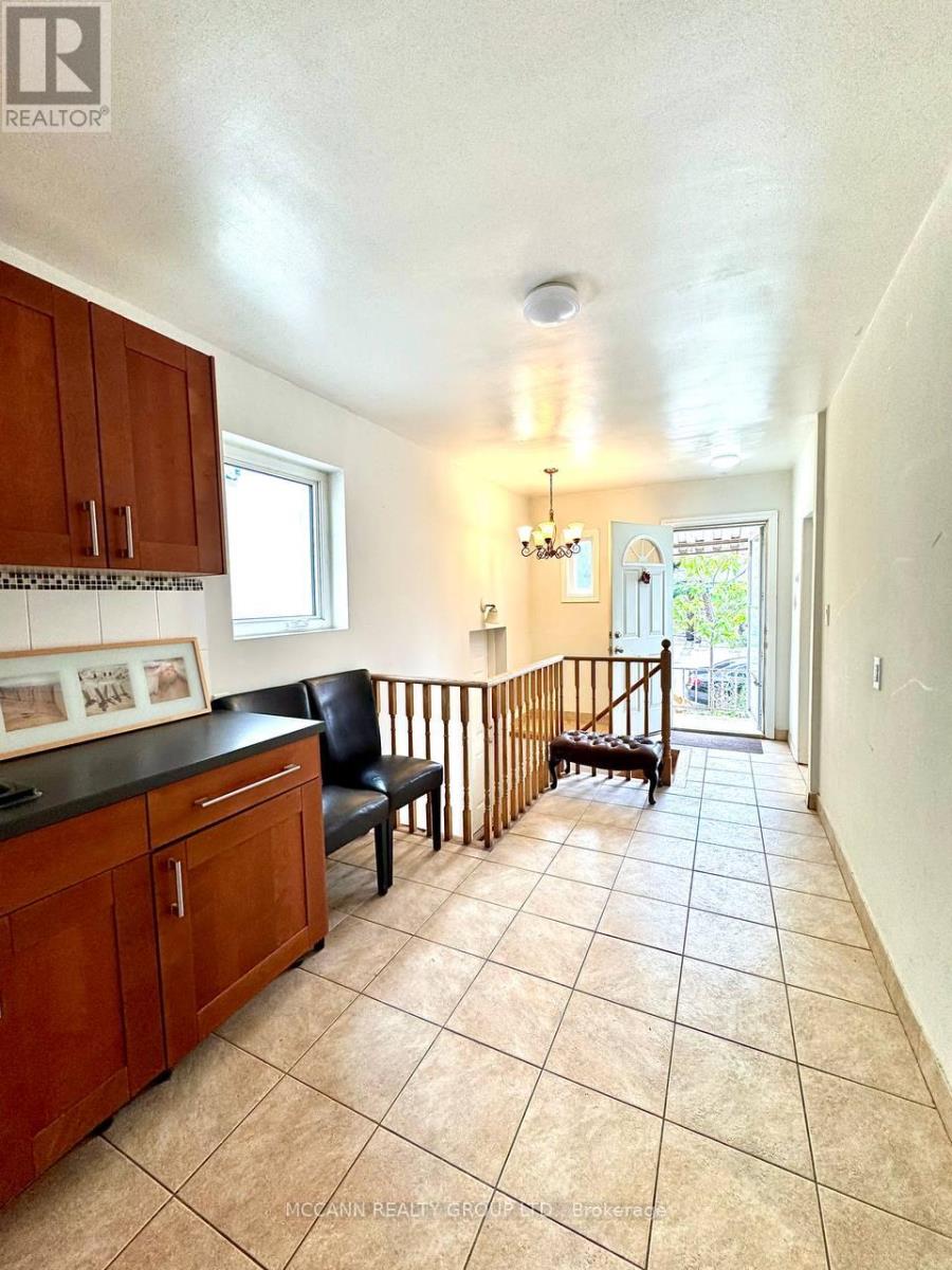 Main - 32 Belgravia Avenue, Toronto, Ontario  M6E 2M5 - Photo 9 - W13447594