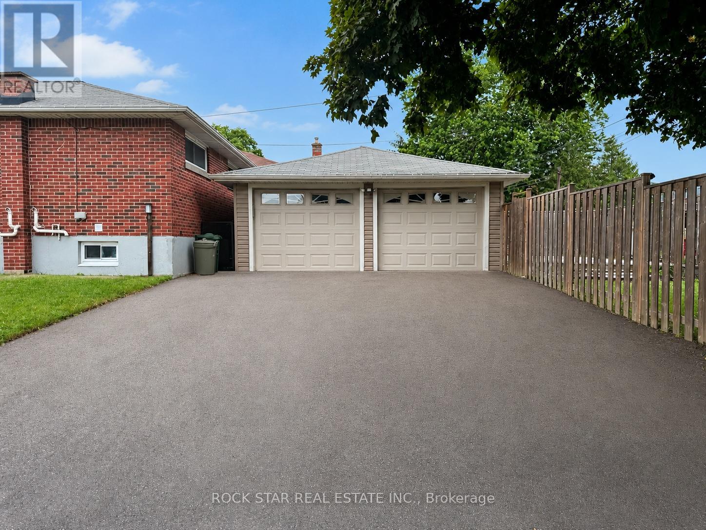144 Winchester Boulevard, Hamilton, Ontario  L8T 2N2 - Photo 3 - X13447396