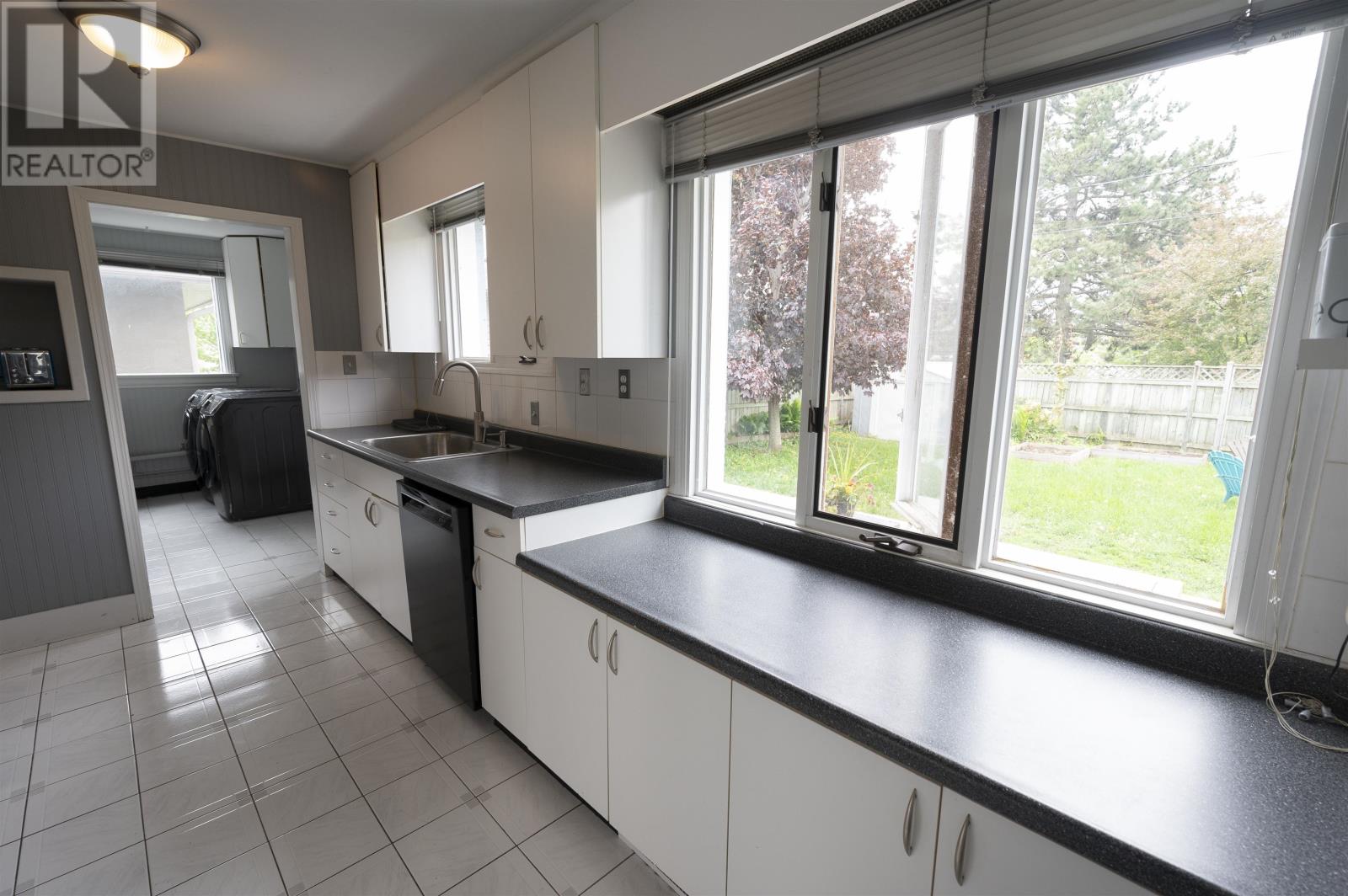 2018 Donald Street East, Thunder Bay, Ontario  P7E 5W8 - Photo 10 - TB2601517