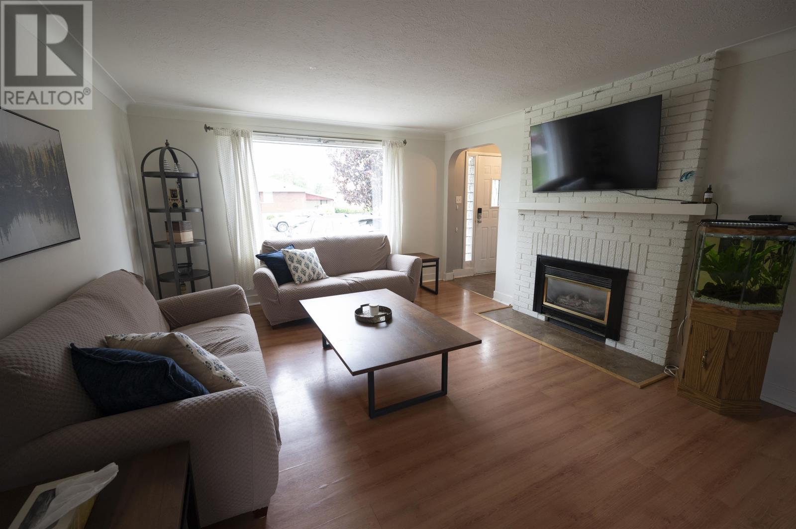 2018 Donald Street East, Thunder Bay, Ontario  P7E 5W8 - Photo 2 - TB2601517