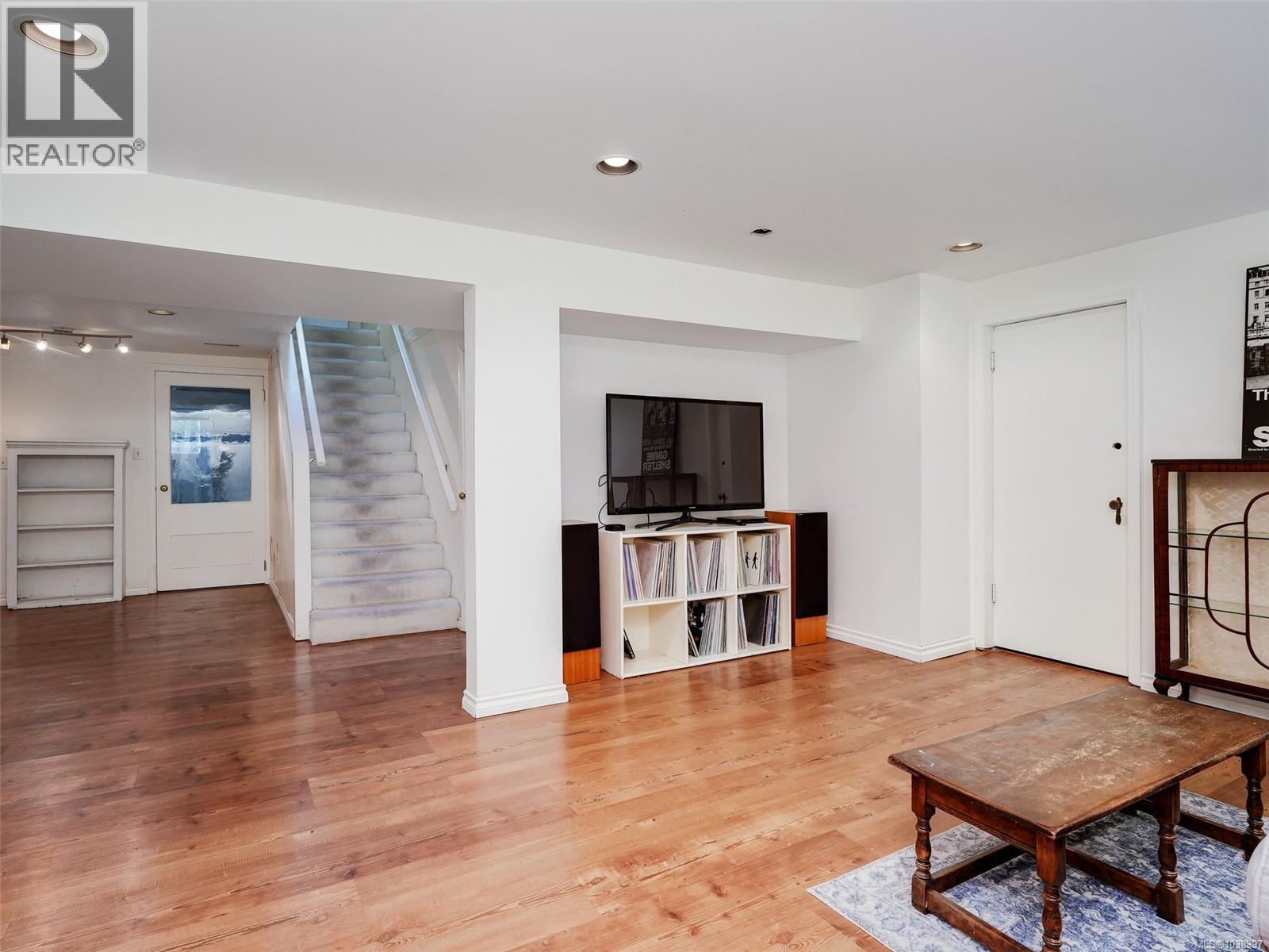 2979 Westdowne Rd, Oak Bay, British Columbia  V8R 5G1 - Photo 33 - 1038397