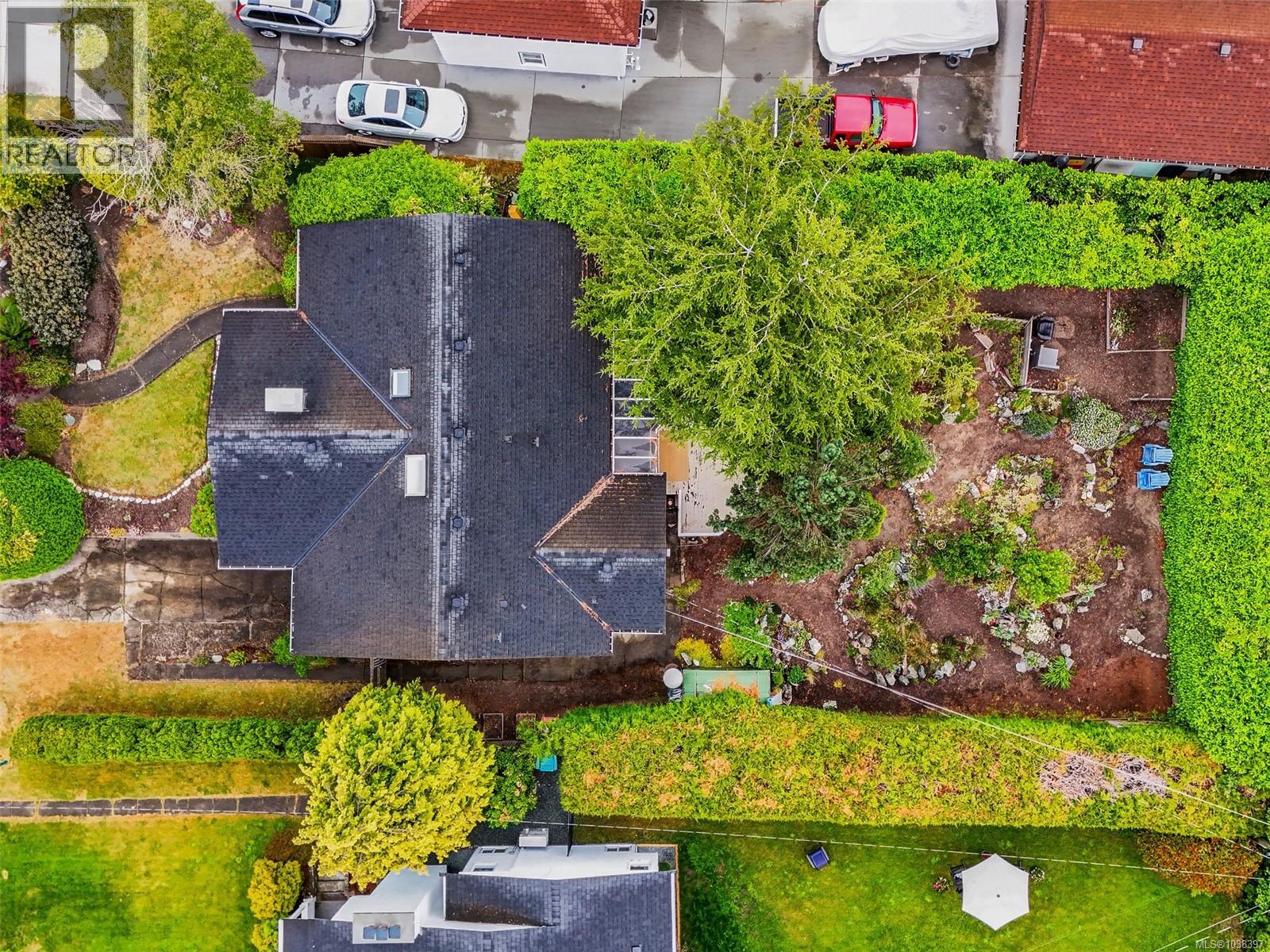 2979 Westdowne Rd, Oak Bay, British Columbia  V8R 5G1 - Photo 44 - 1038397