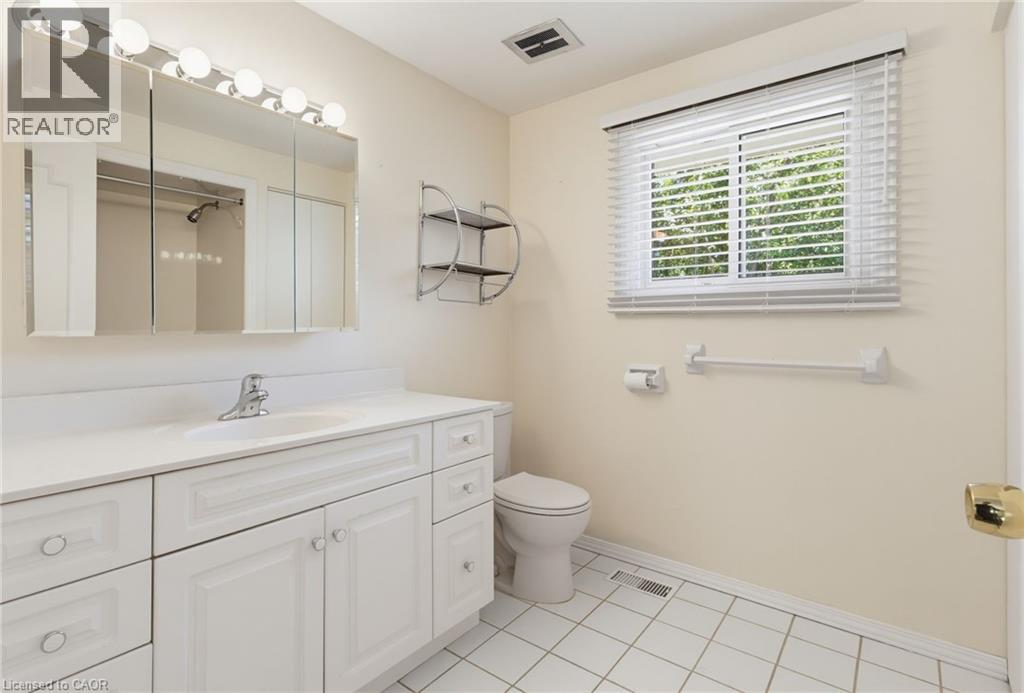 304 Oakwood Court, Burlington, Ontario  L7N 1W9 - Photo 32 - 40839783