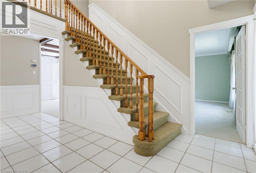 304 Oakwood Court, Burlington, Ontario  L7N 1W9 - Photo 7 - 40839783