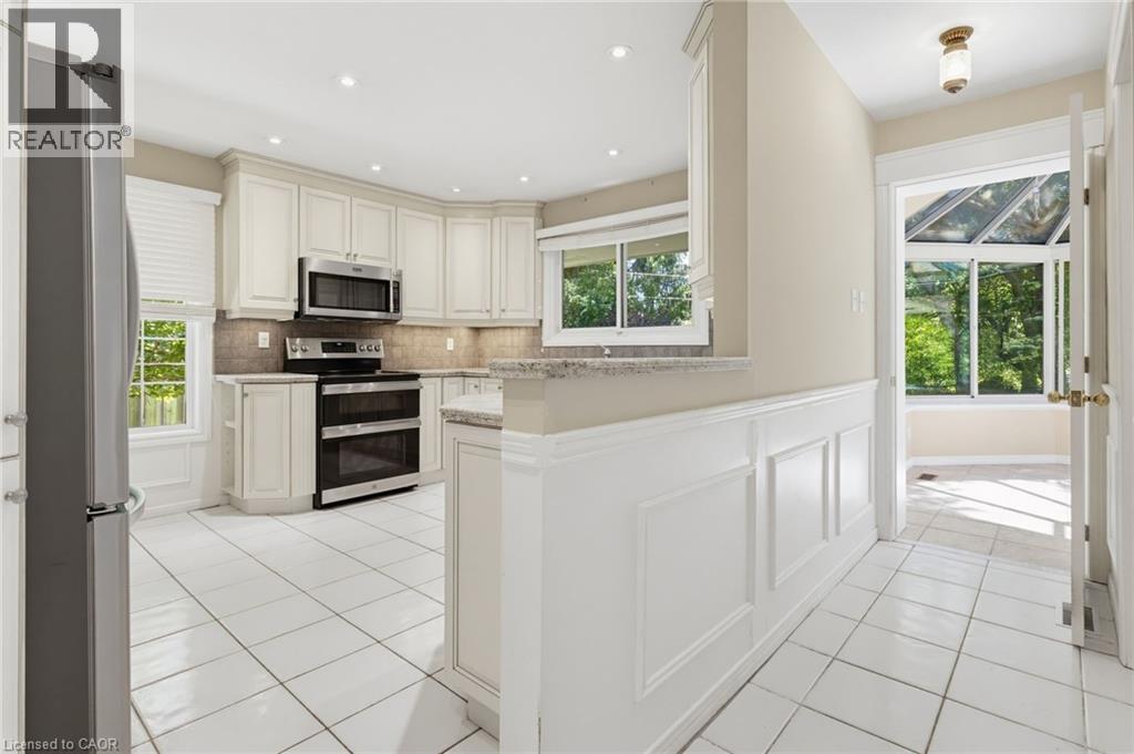 304 Oakwood Court, Burlington, Ontario  L7N 1W9 - Photo 9 - 40839783
