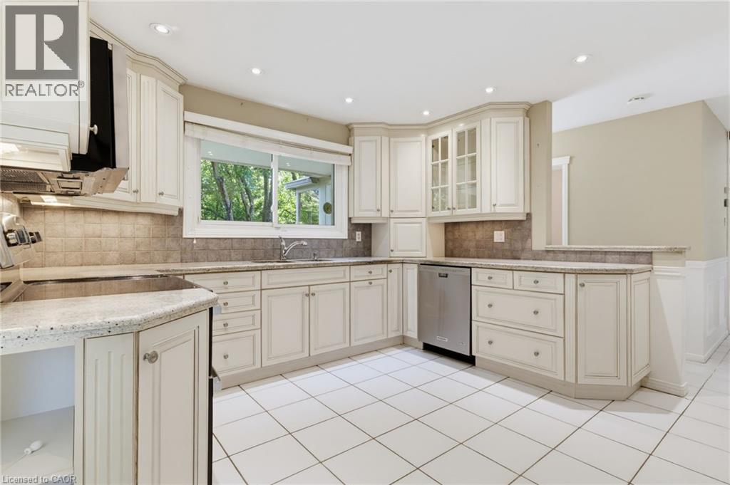 304 Oakwood Court, Burlington, Ontario  L7N 1W9 - Photo 11 - 40839783