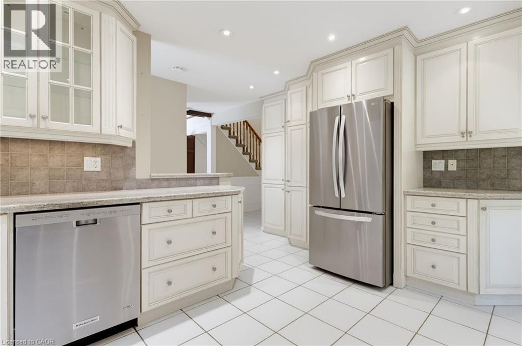 304 Oakwood Court, Burlington, Ontario  L7N 1W9 - Photo 12 - 40839783