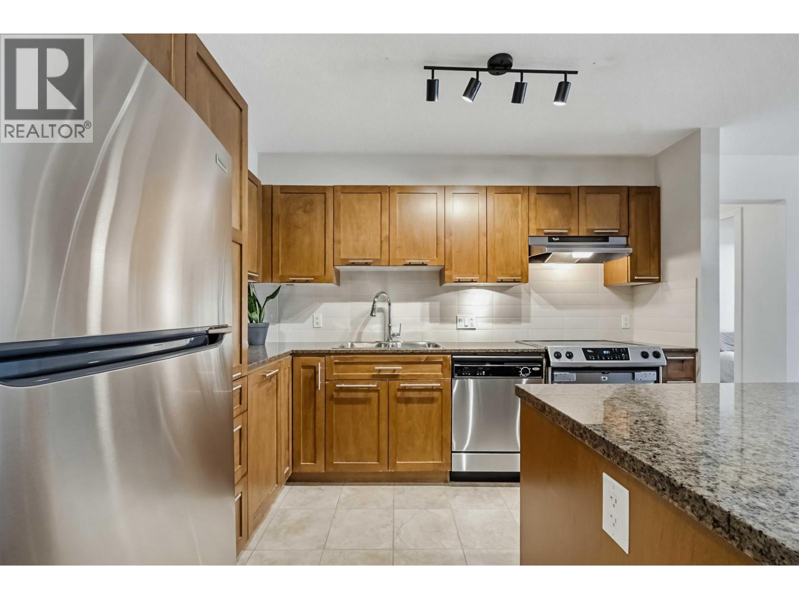 232 19673 Meadow Gardens Way, Pitt Meadows, British Columbia  V3Y 0A1 - Photo 5 - R3135995