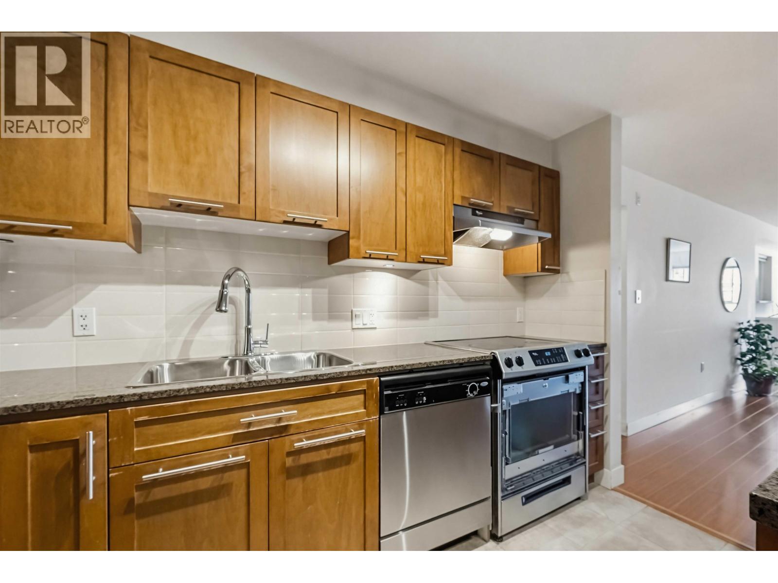 232 19673 Meadow Gardens Way, Pitt Meadows, British Columbia  V3Y 0A1 - Photo 7 - R3135995