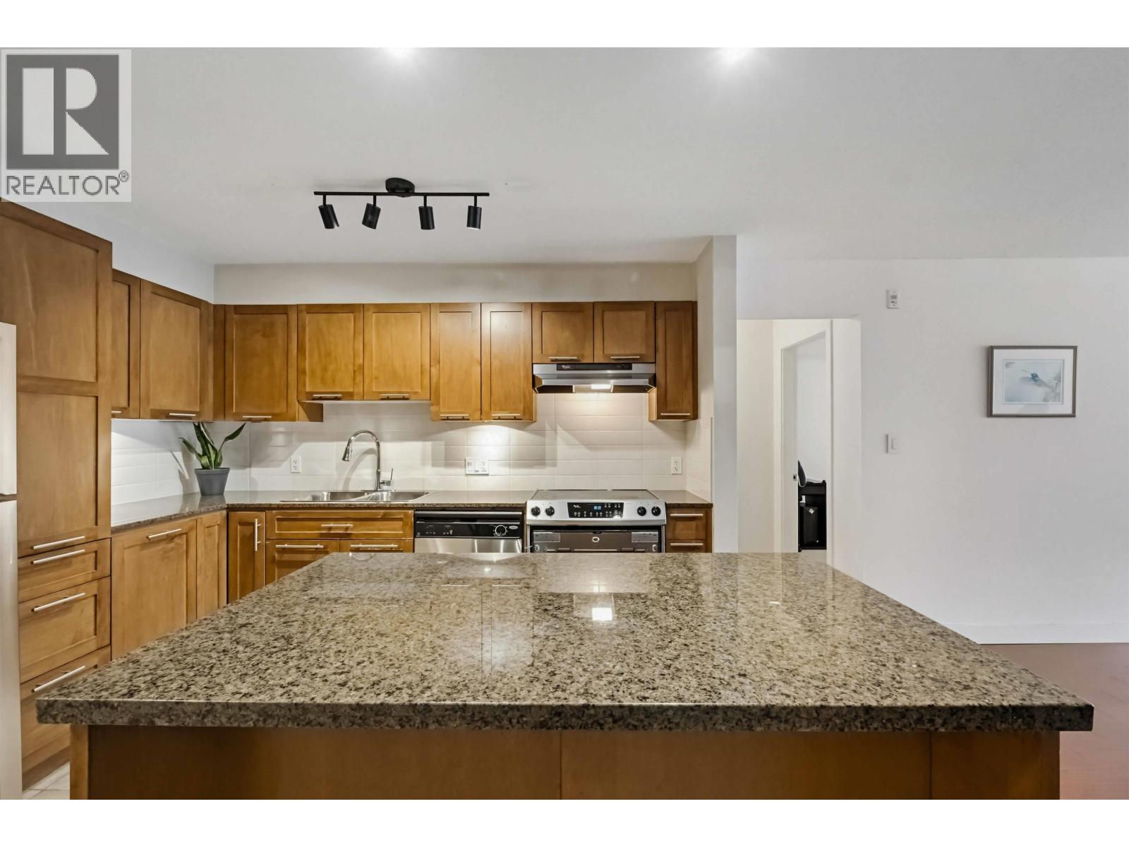 232 19673 Meadow Gardens Way, Pitt Meadows, British Columbia  V3Y 0A1 - Photo 8 - R3135995