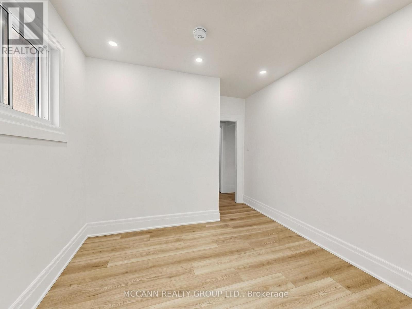 310 St Germain Avenue, Toronto, Ontario  M5M 1W3 - Photo 11 - C13447678
