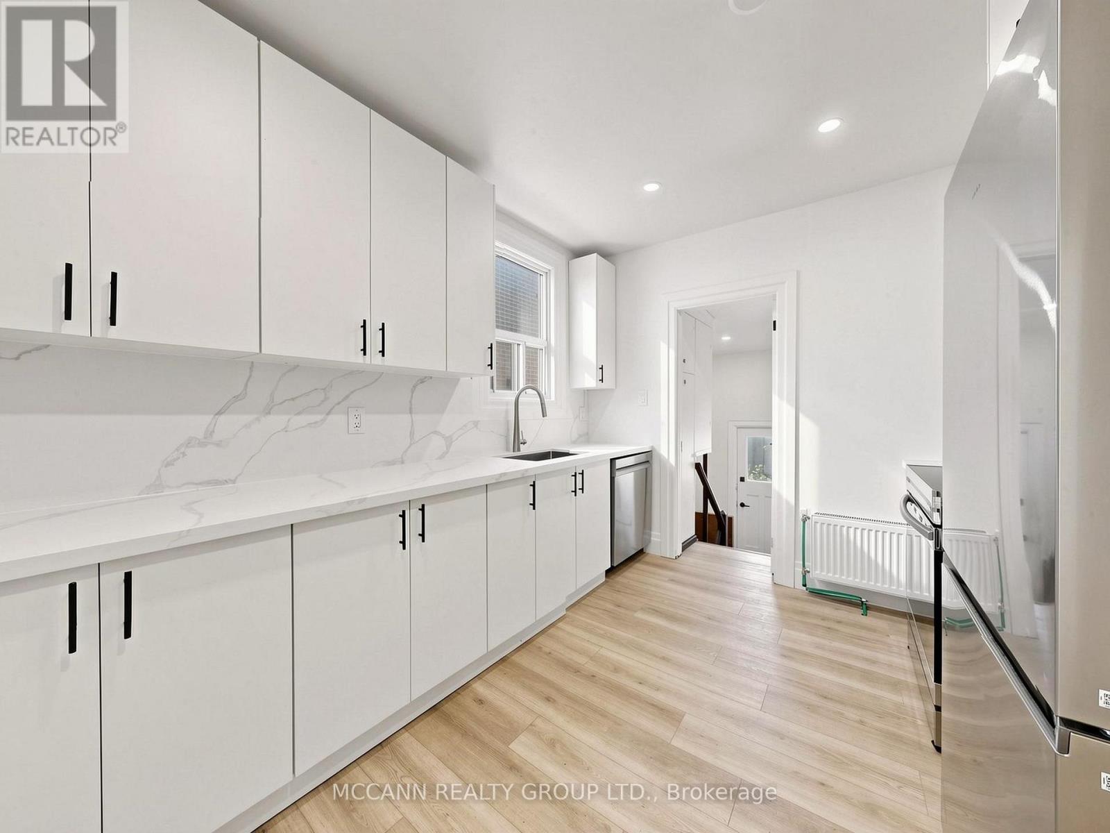 310 St Germain Avenue, Toronto, Ontario  M5M 1W3 - Photo 14 - C13447678