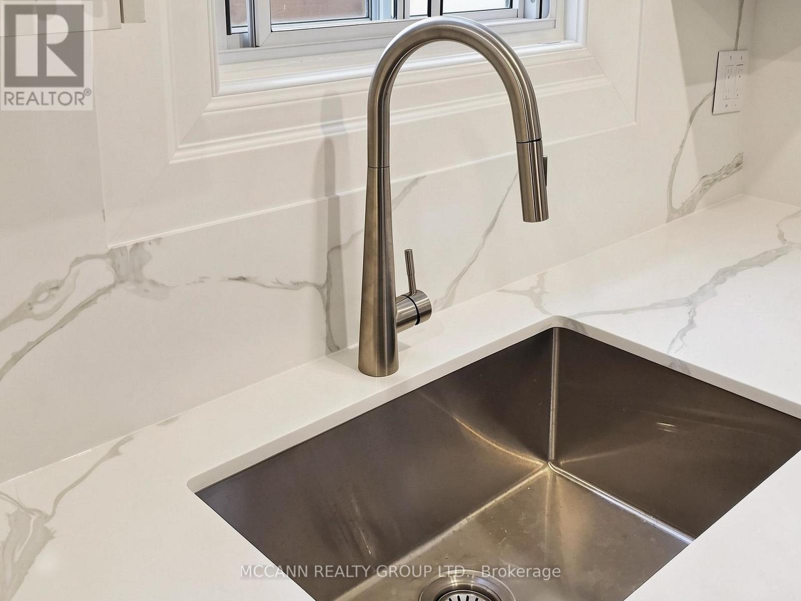 310 St Germain Avenue, Toronto, Ontario  M5M 1W3 - Photo 18 - C13447678