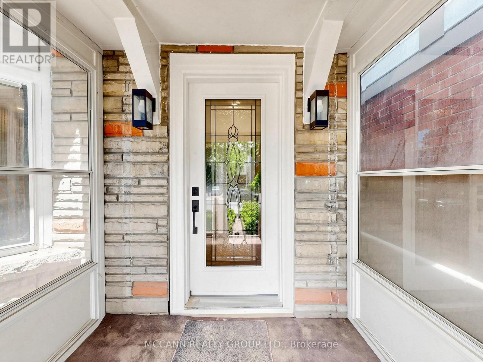 310 St Germain Avenue, Toronto, Ontario  M5M 1W3 - Photo 4 - C13447678