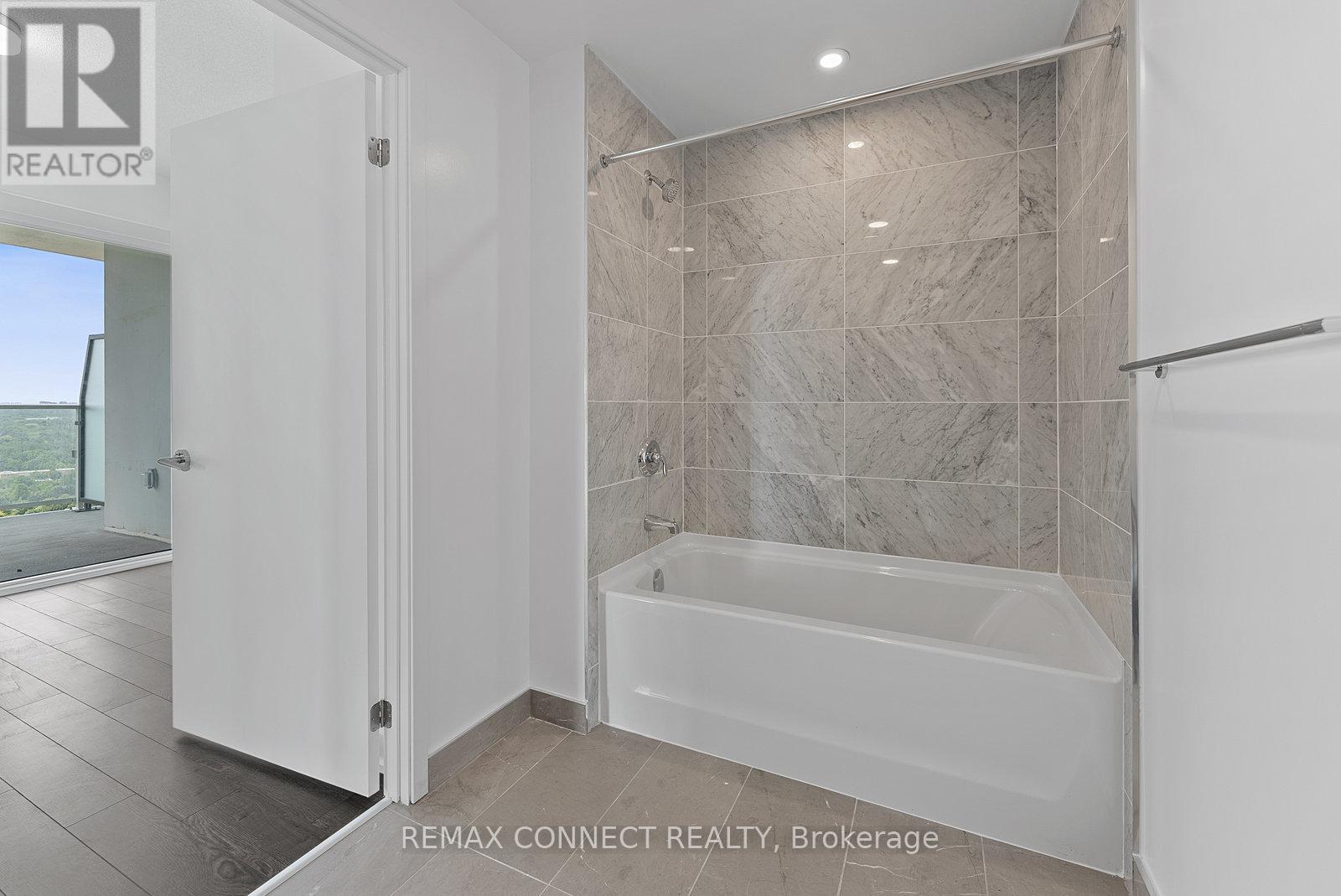 2511 - 50 O'neill Road, Toronto, Ontario  M3C 0R1 - Photo 18 - C13447708