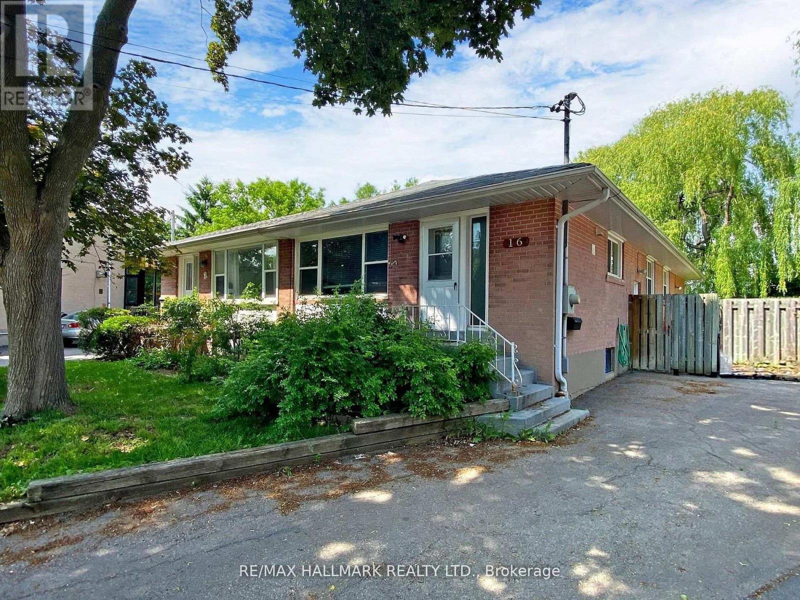 16 DUNBOYNE COURT, Toronto, Ontario
